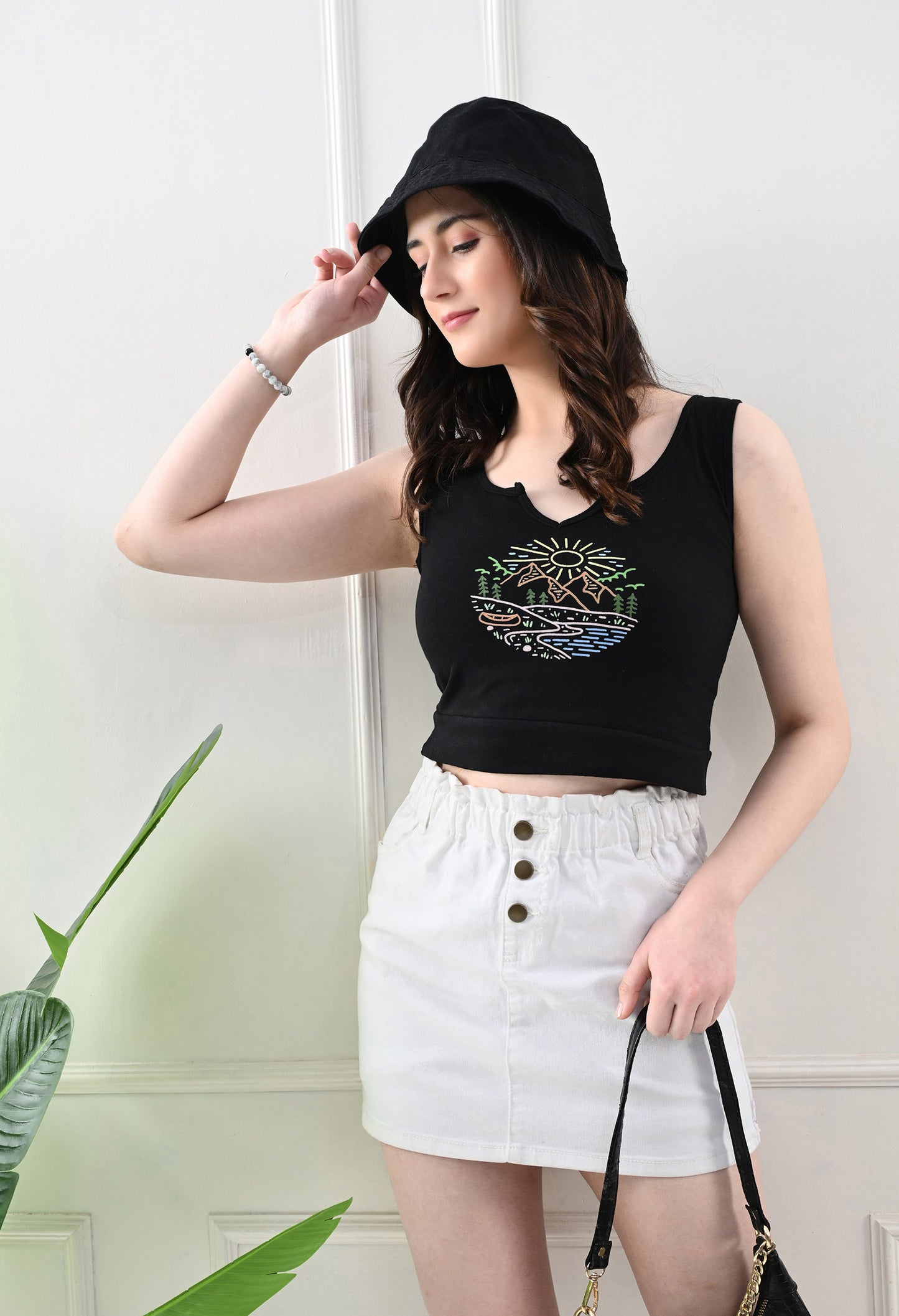 WanderScape Cut-Out Neck Tank Top – Black