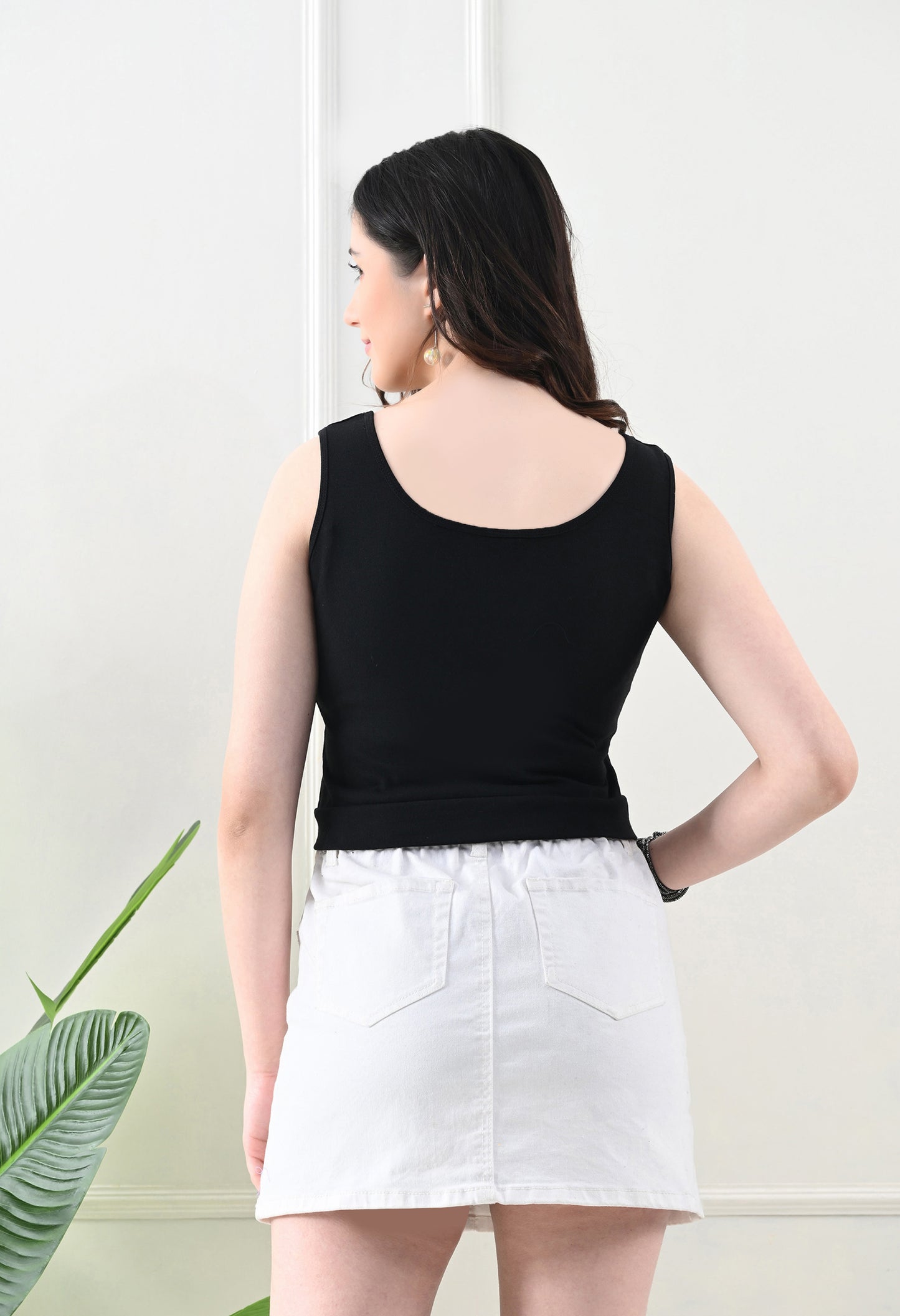 Daisy Dream Cut-Out Tank Top – Black