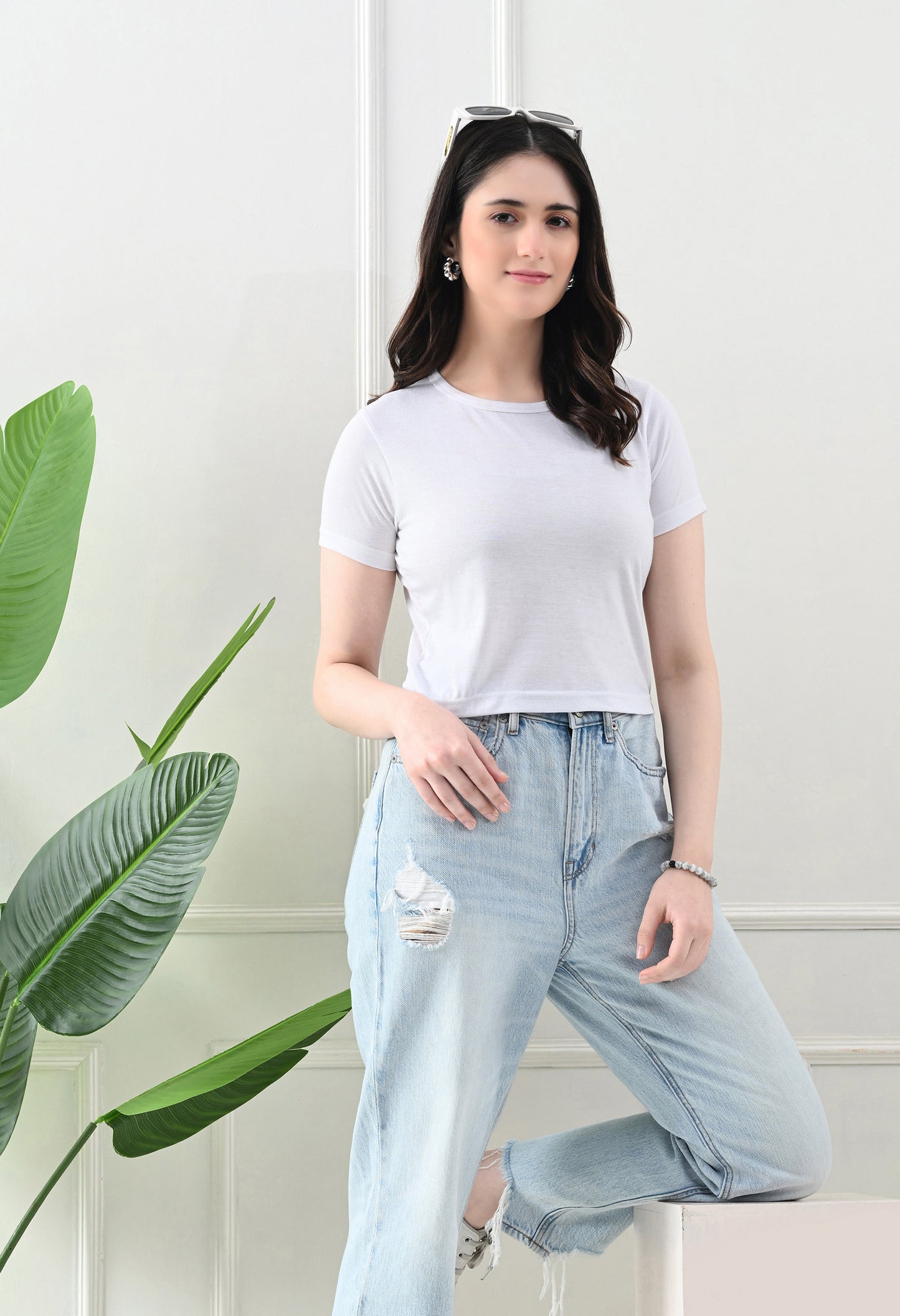 Timeless White Crop Top – Effortless & Clean