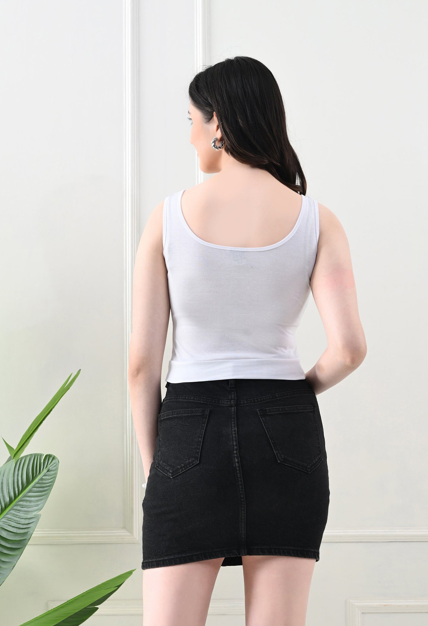 Sleek White Tank Top – Minimal & Modern