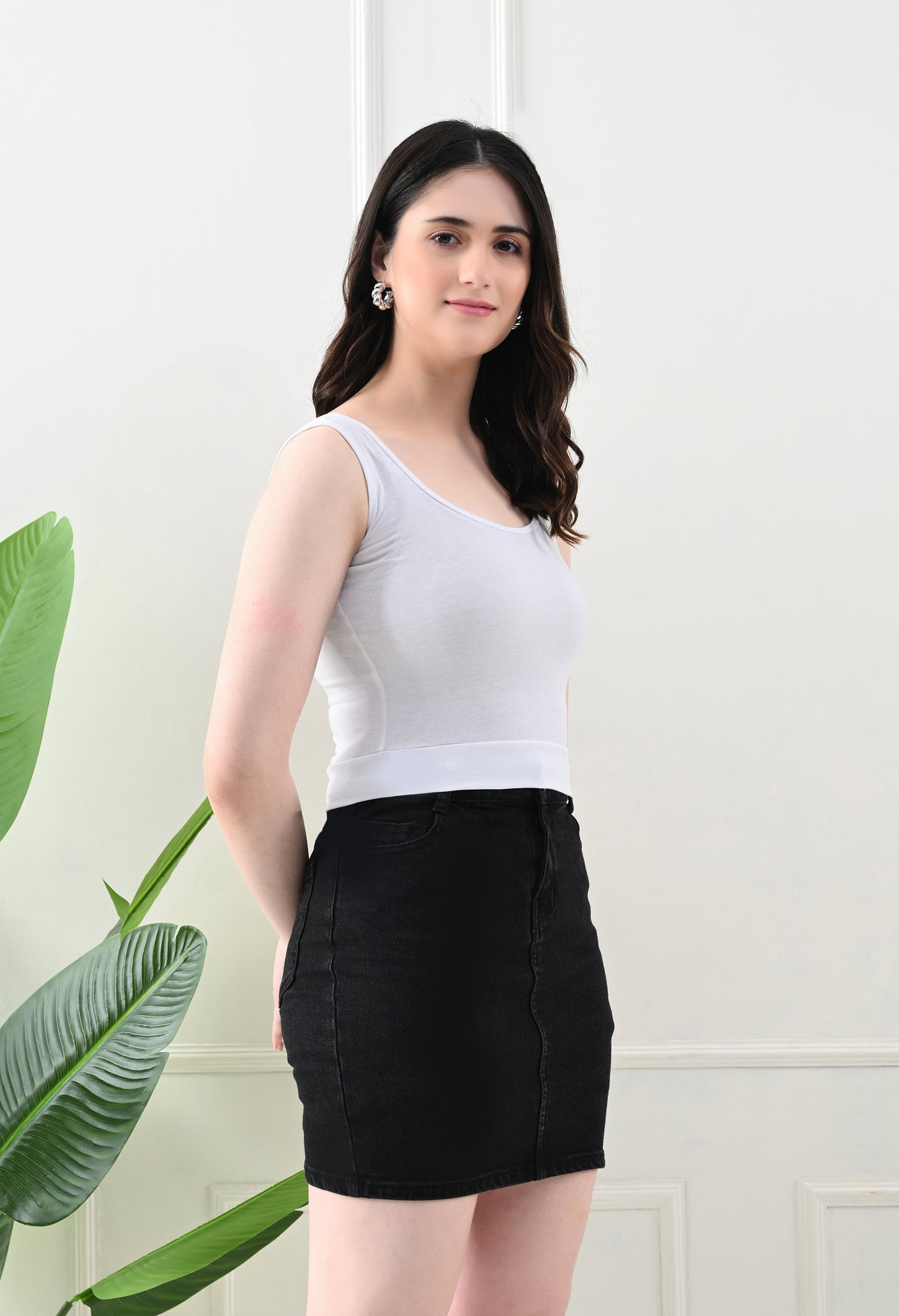 Sleek White Tank Top – Minimal & Modern