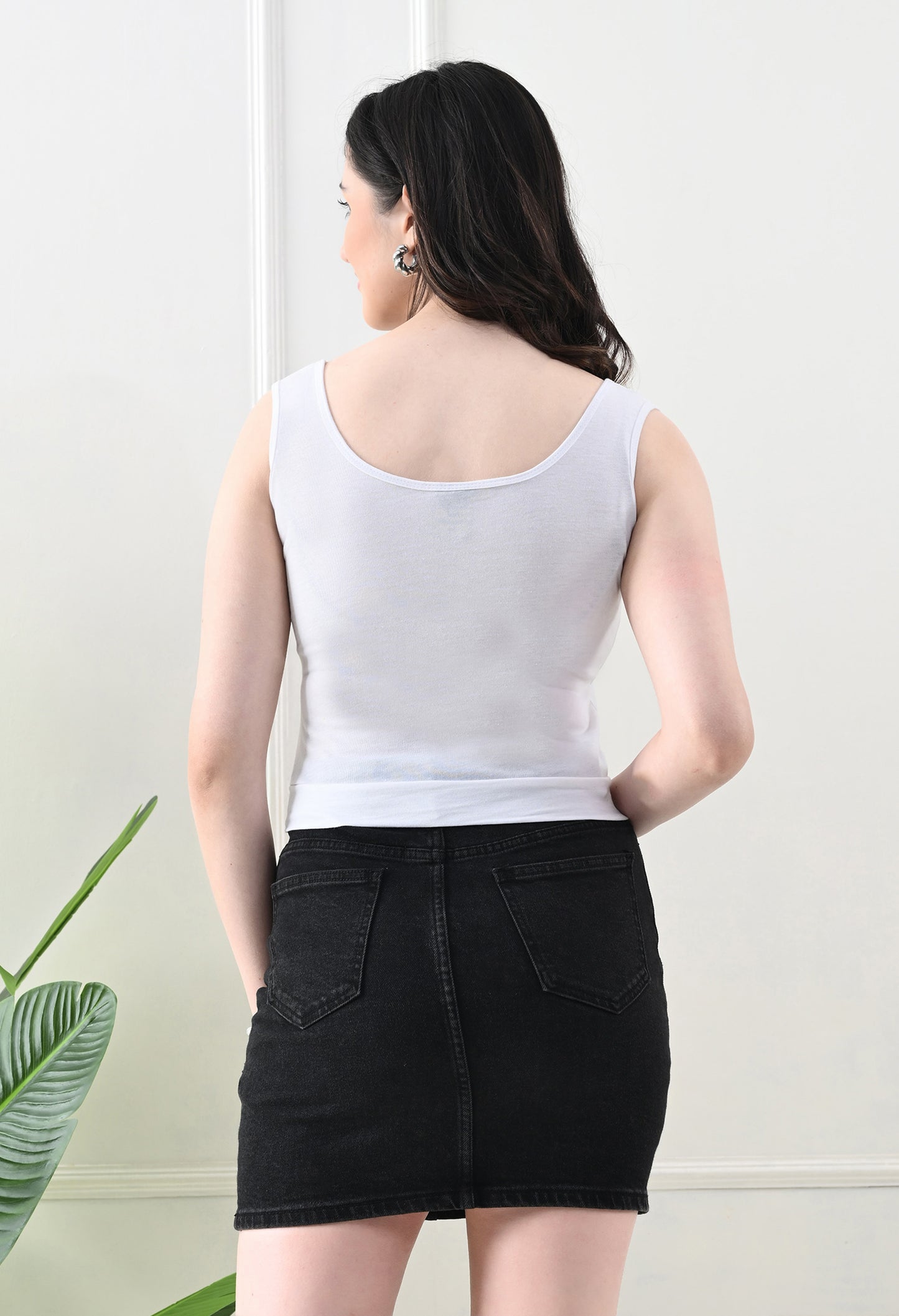 Notch Neck White Tank – Simple Yet Striking