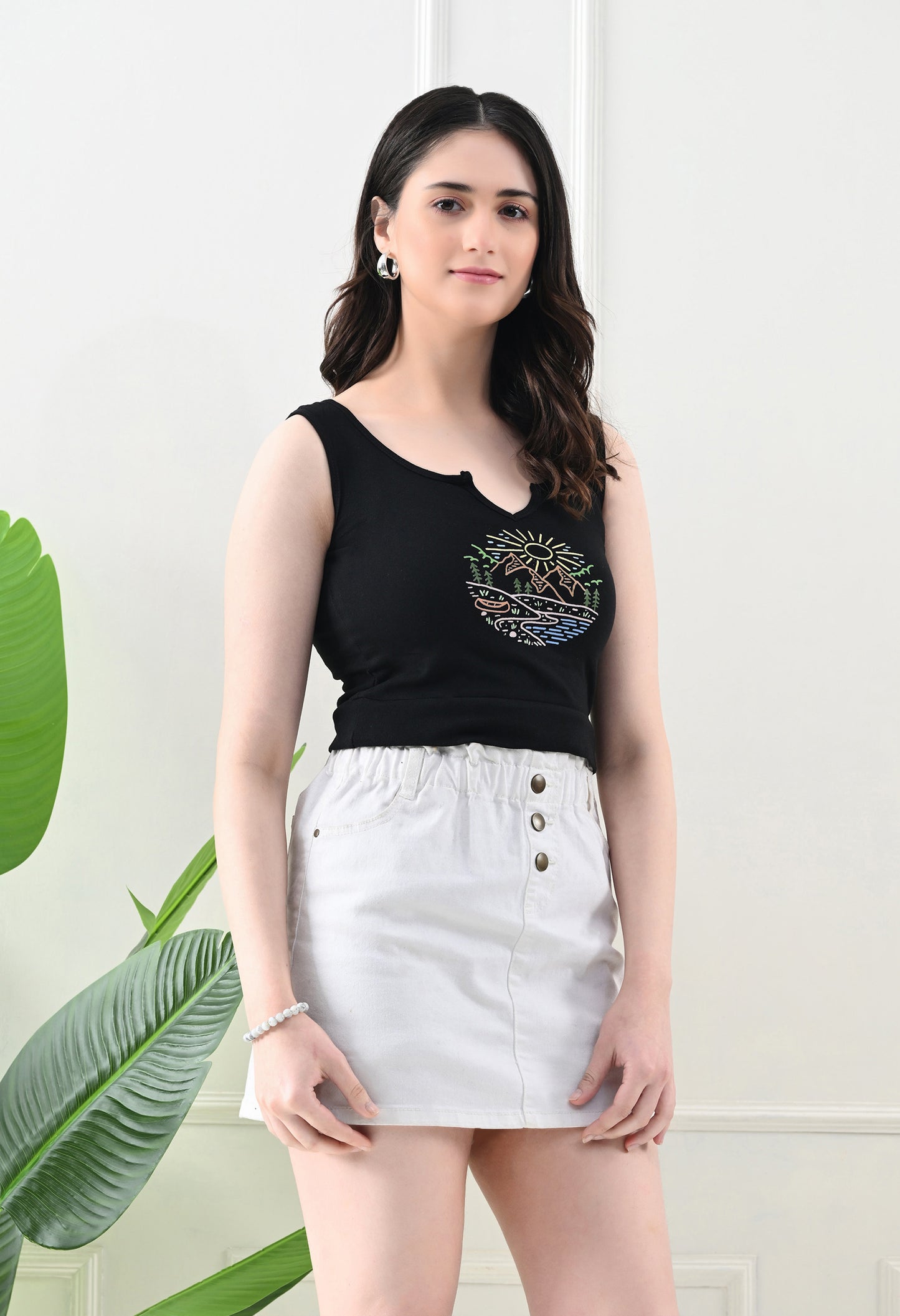 WanderScape Cut-Out Neck Tank Top – Black
