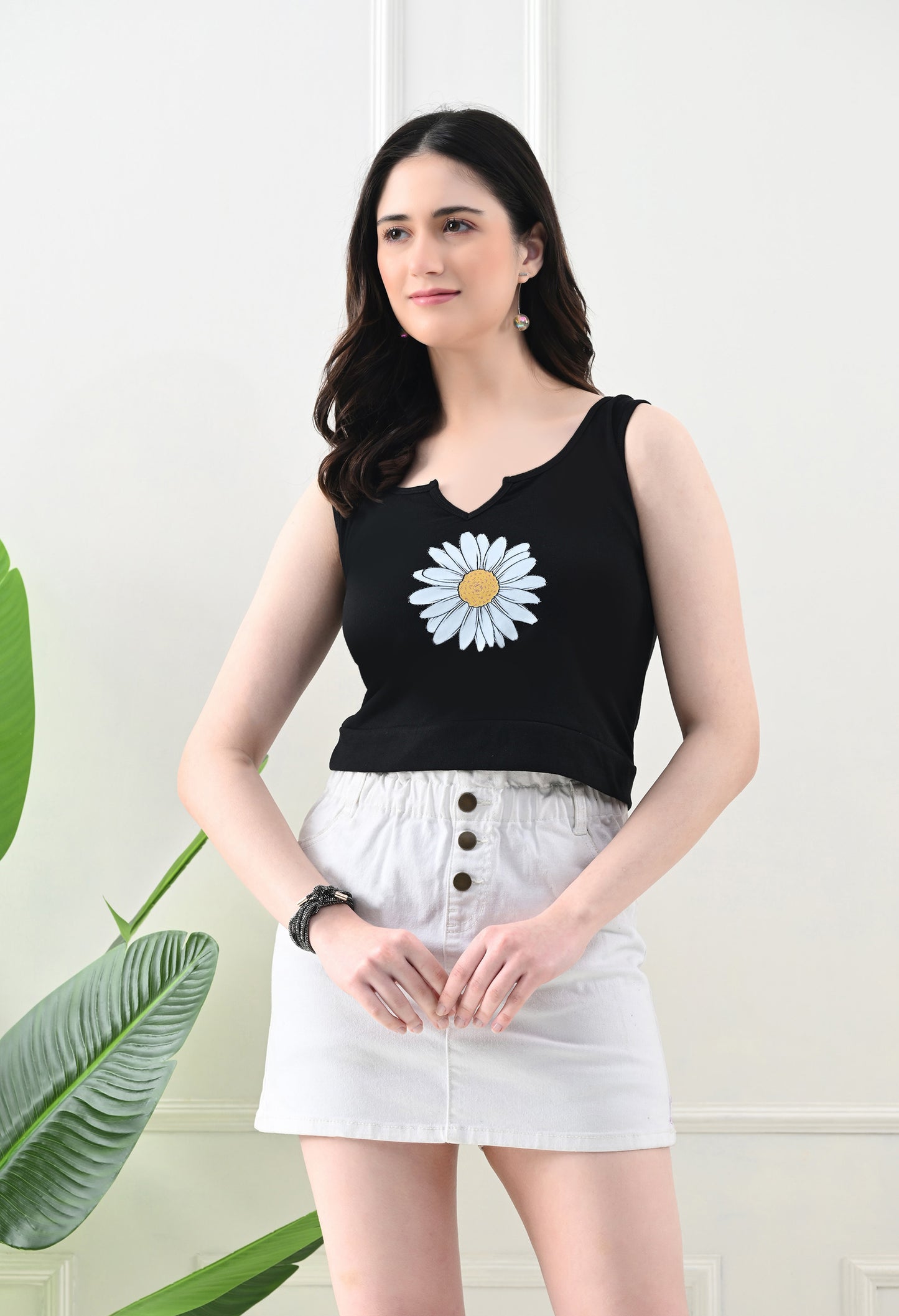 Daisy Dream Cut-Out Tank Top – Black