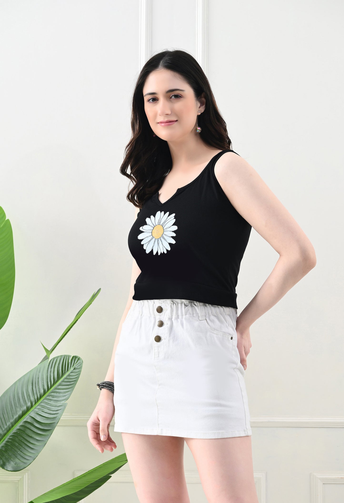 Daisy Dream Cut-Out Tank Top – Black