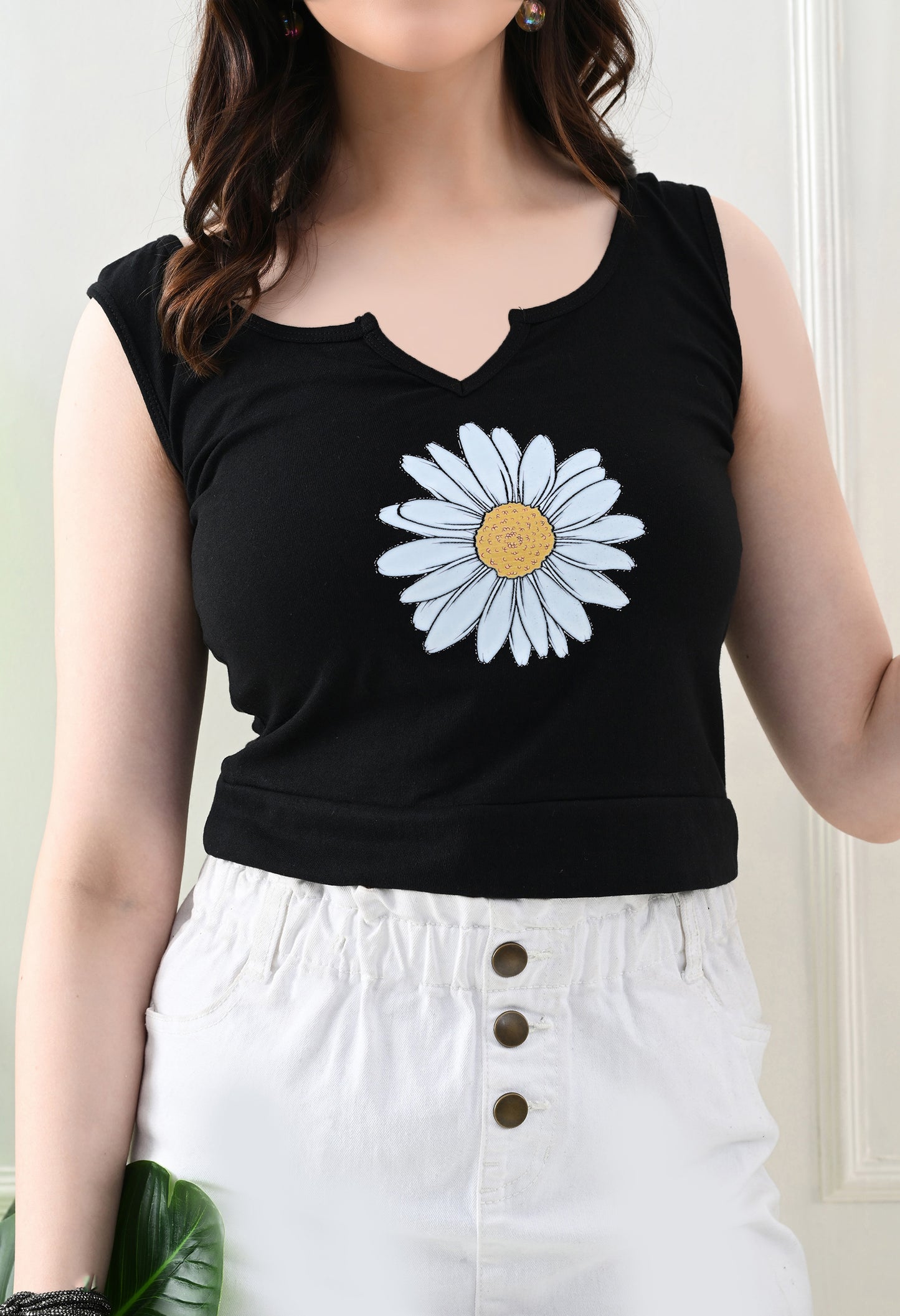 Daisy Dream Cut-Out Tank Top – Black