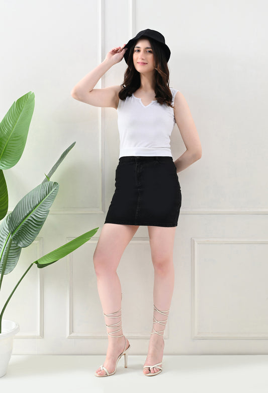 Notch Neck White Tank – Simple Yet Striking